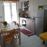 House Marlin 펜션 지아르디니낙소스